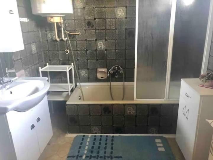 Legkondicionalt, Erkelyes Szoba, Privat Fuerdovel A Balatonon Kőröshegy Exterior foto